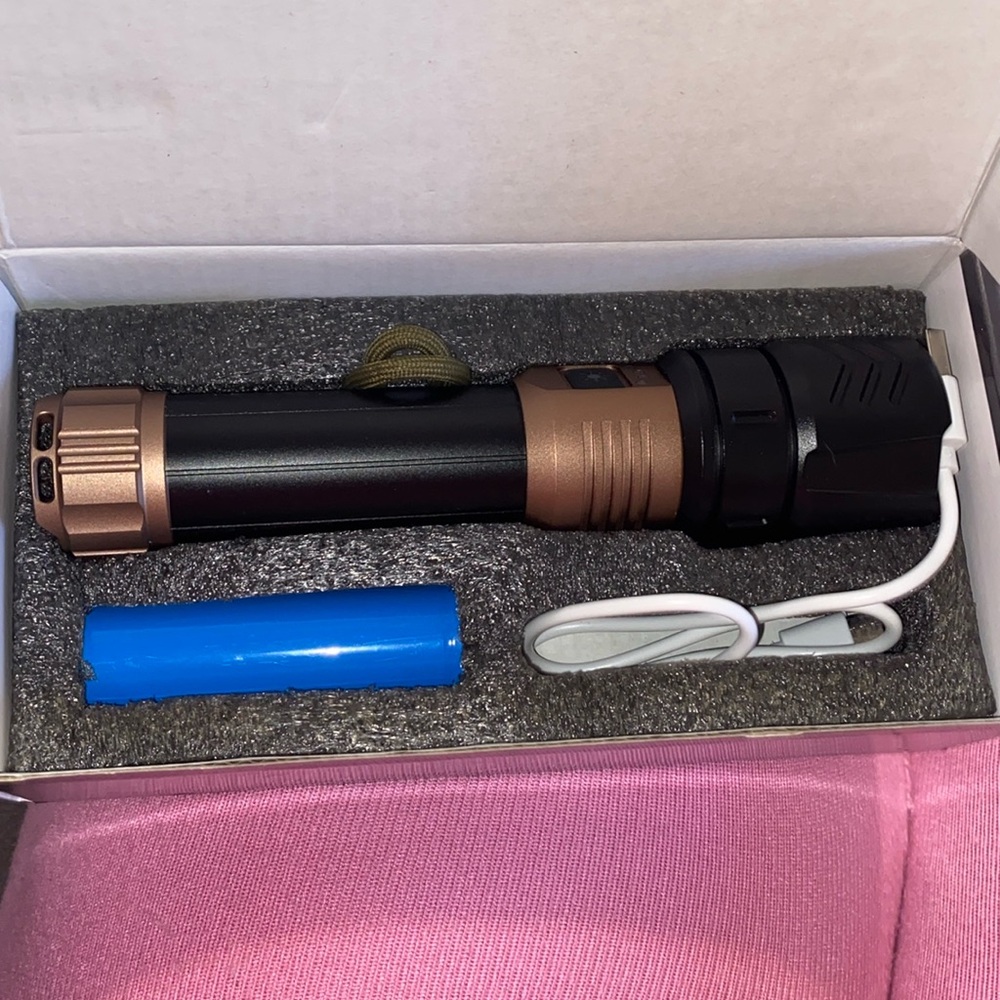 LED FLASHLIGHT